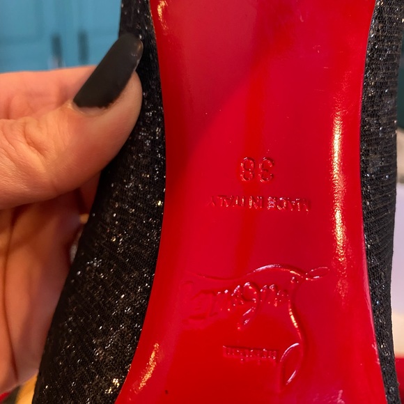 COPY - Christian Louboutin’s size 38, fits like a 7 1/2. Not for white feet. - Picture 5 of 5